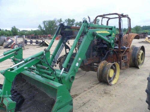 Used John Deere 7520 Tractor parts.