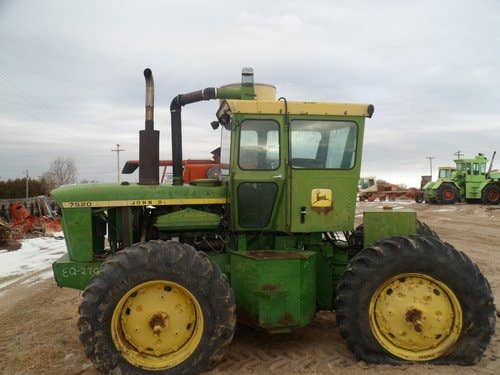 Used John Deere 7520 Tractor parts.