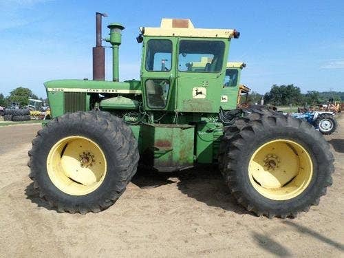 Used John Deere 7520 Tractor parts.