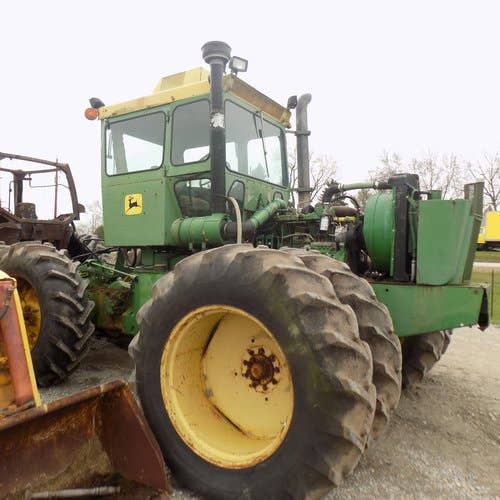 Used John Deere 7520 Tractor parts.