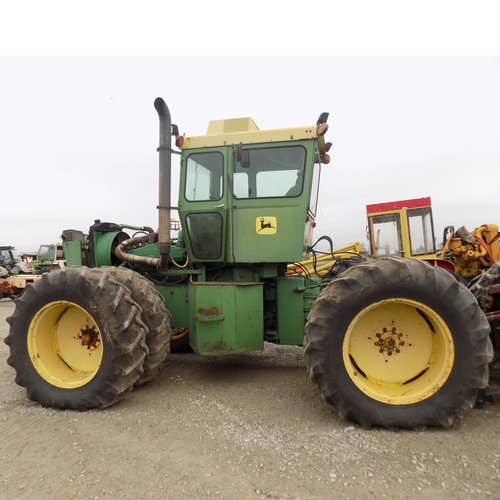 Used John Deere 7520 Tractor parts.