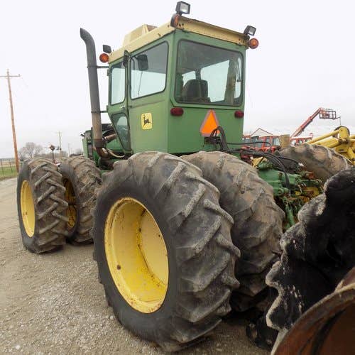 Used John Deere 7520 Tractor parts.