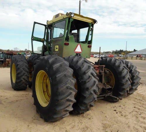 Used John Deere 7520 Tractor parts.