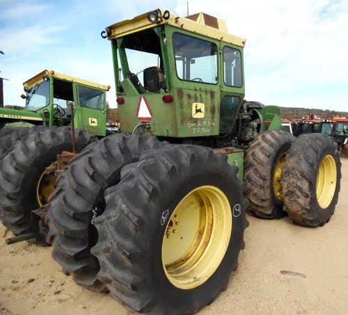 Used John Deere 7520 Tractor parts.