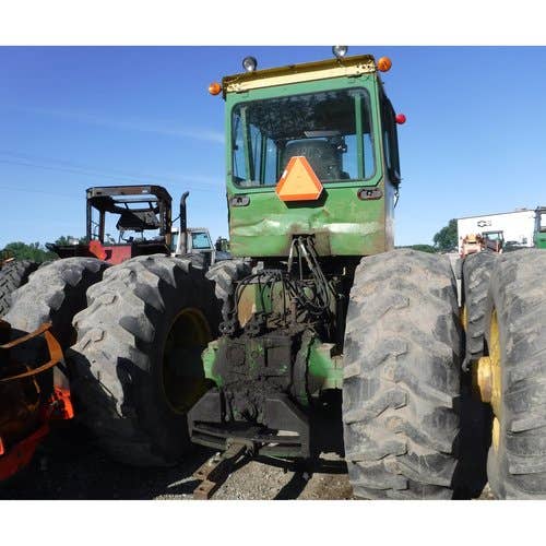 Used John Deere 7520 Tractor parts.