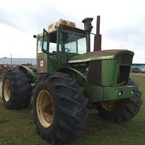 Used John Deere 7520 Tractor parts.