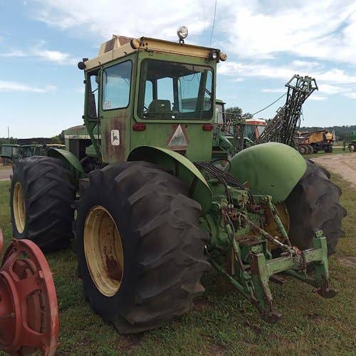 Used John Deere 7520 Tractor parts.