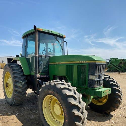 Used John Deere 7700 Tractor parts.