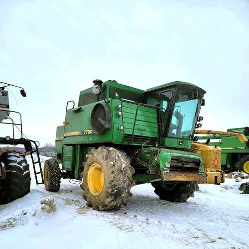 1985 Used John Deere 7720 Combine parts.