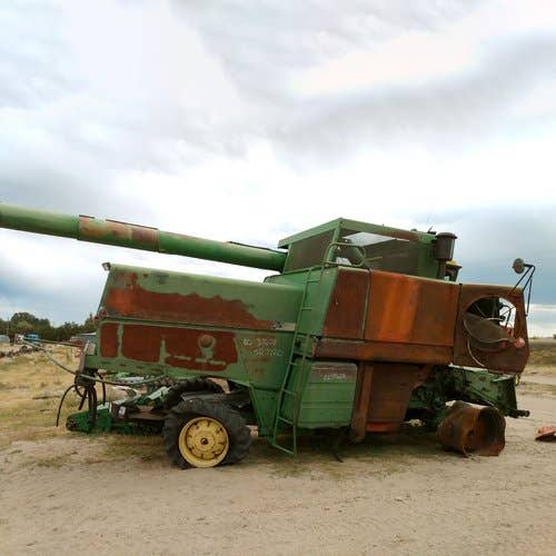 Used John Deere 7720 Combine parts.