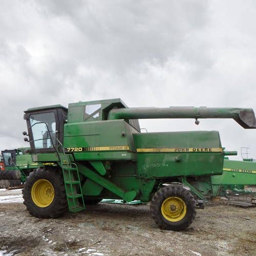 1987 Used John Deere 7720 Combine parts.
