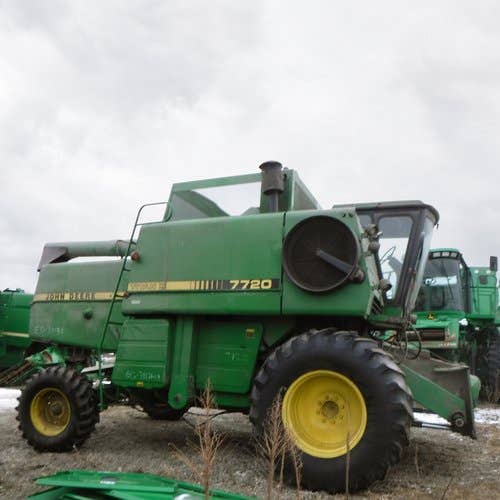 1987 Used John Deere 7720 Combine parts.