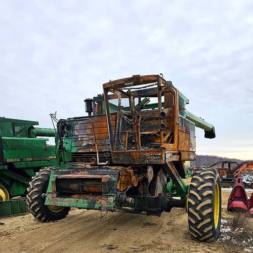 1988 Used John Deere 7720 Combine parts.