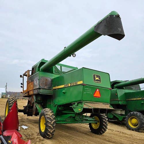 1988 Used John Deere 7720 Combine parts.