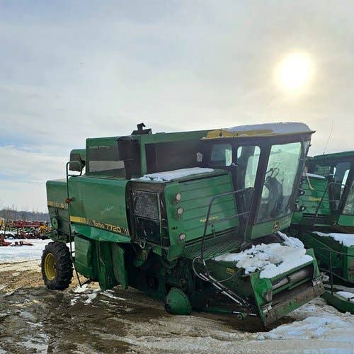 Used 1983 John Deere 7720 Combine Parts Used 1983 John Deere 7720 Combine Parts