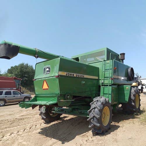1985 Used John Deere 7720 Combine parts.