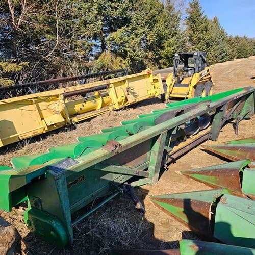 Used John Deere 843 Header parts.