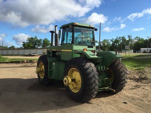 Used John Deere 8640 Tractor parts.