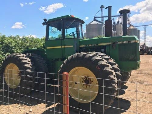 Used John Deere 8640 Tractor parts.