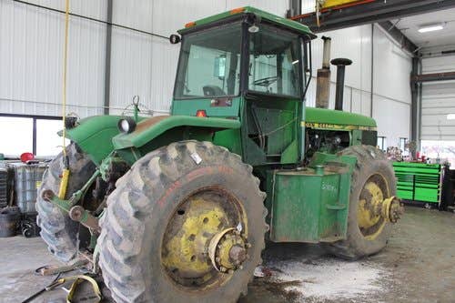 Used John Deere 8640 Tractor parts.