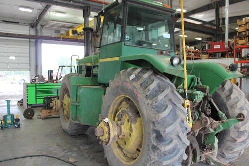 Used John Deere 8640 Tractor parts.