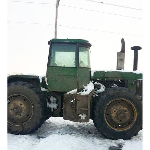 Used John Deere 8640 Tractor parts.