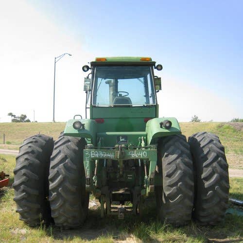 Used John Deere 8640 Tractor parts.