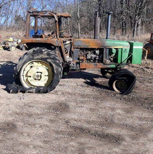 Used John Deere 8640 Tractor parts.
