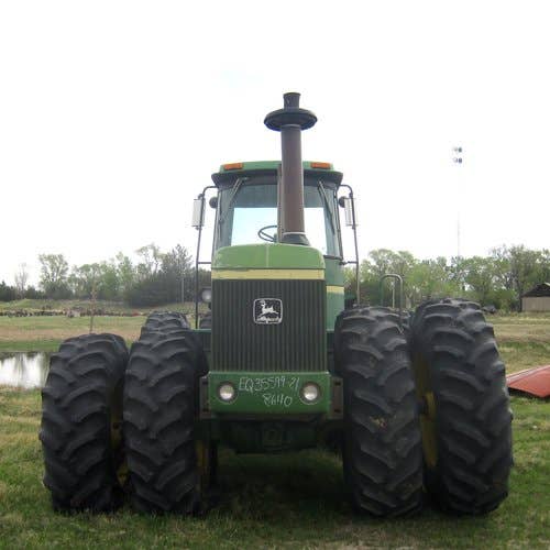 Used John Deere 8640 Tractor parts.