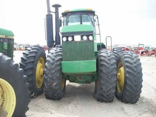Used John Deere 8650 Tractor parts.