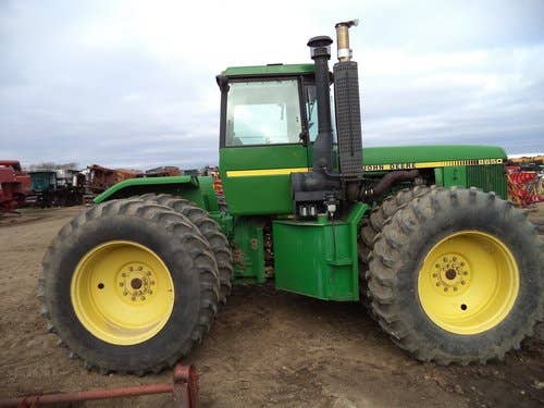 Used John Deere 8650 Tractor parts.