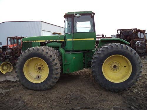 Used John Deere 8650 Tractor parts.