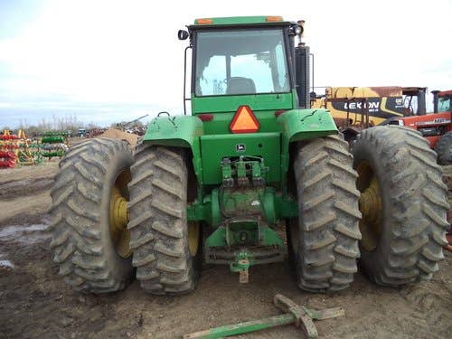 Used John Deere 8650 Tractor parts.