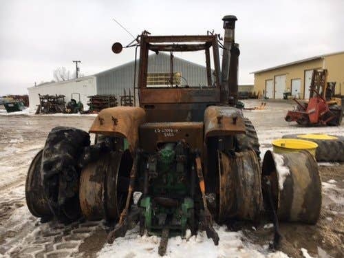 Used John Deere 8650 Tractor parts.