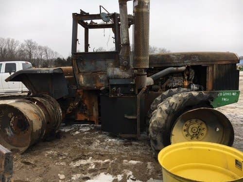 Used John Deere 8650 Tractor parts.