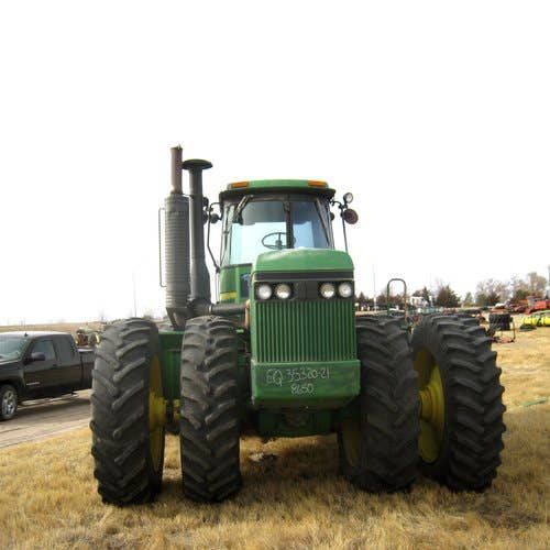 Used John Deere 8650 Tractor parts.