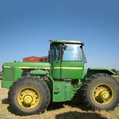 Used John Deere 8650 Tractor parts.