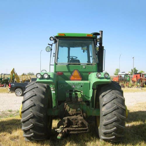 Used John Deere 8650 Tractor parts.