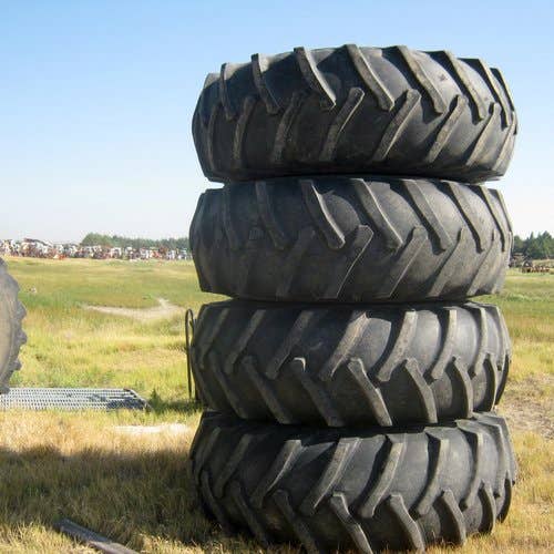 Used John Deere 8650 Tractor parts.