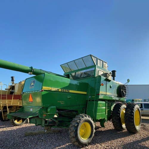 1988 Used John Deere 8820 Combine parts.