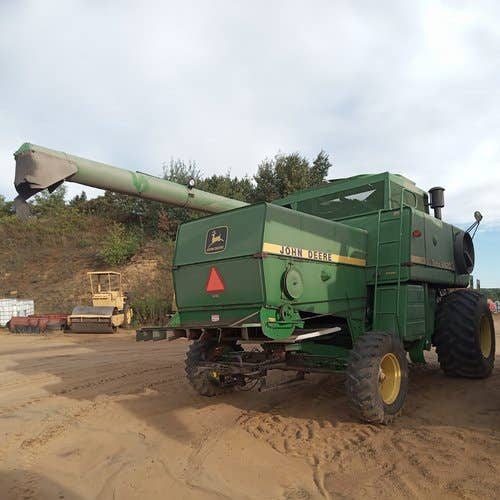 Used John Deere 8820 Combine parts.