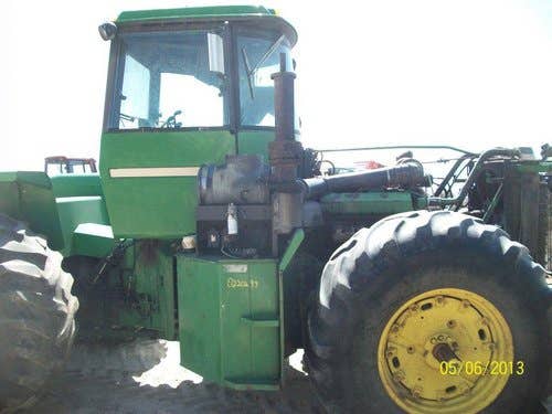 Used John Deere 8850 Tractor parts.