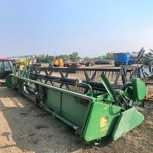 Used John Deere 925 Header parts.