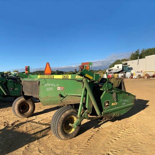 Used John Deere 935 Hay Cutting parts.