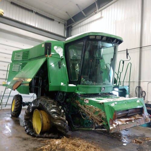 1990 Used John Deere 9400 Combine parts.