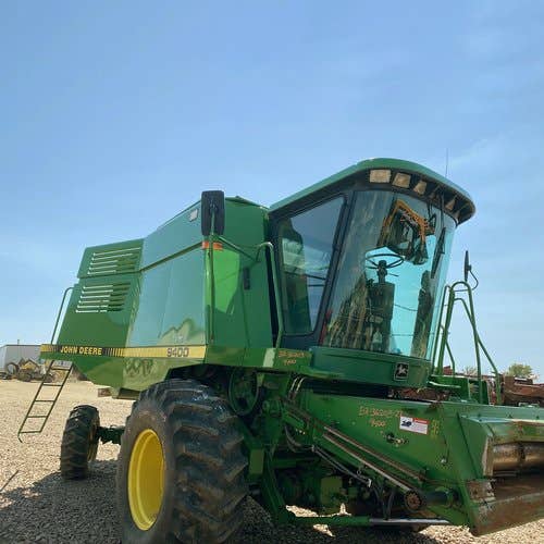 Used John Deere 9400 Combine parts.
