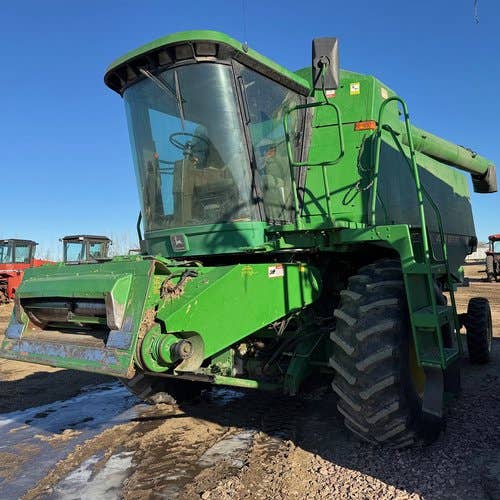 Used John Deere 9400 Combine parts.