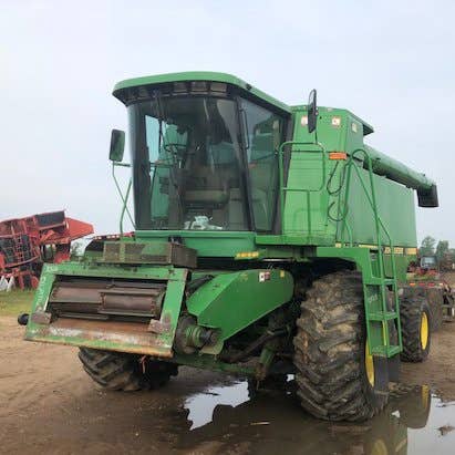 Used John Deere 9500 Combine parts.