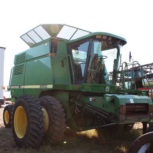 1991 Used John Deere 9500 Combine parts.