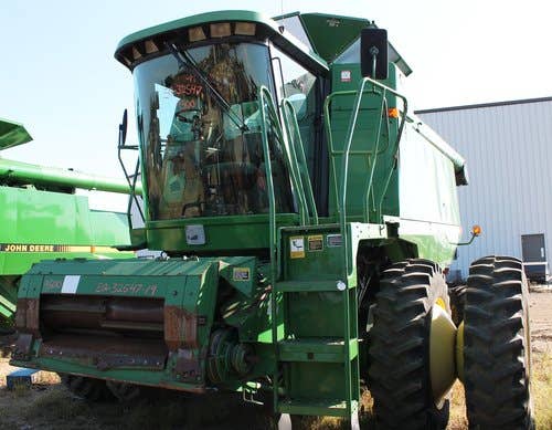 1991 Used John Deere 9500 Combine parts.